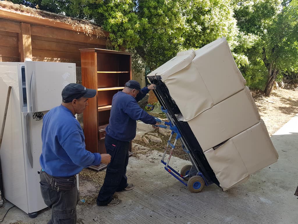 פינוי חפצים מהבית