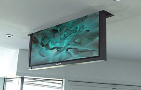 עיצוב פנים חכם: כך תשלבו טכנולוגיה ואסתטיקה עם מעלית לטלוויזיה