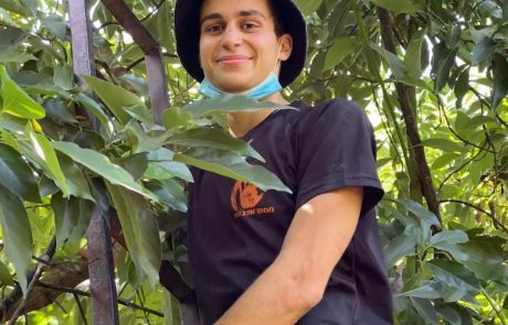 יובל פייביש מכפר סבא זכה בפרס שר החינוך לנוער מתנדב