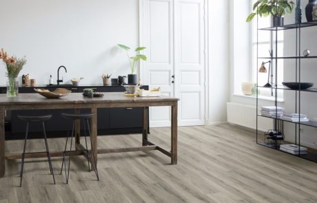 צמרת פרקטים קוויקסטפ: למעלה מ-50 שנות מומחיות בפרקטים איכותיים לבית ולעסק