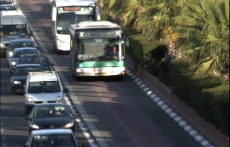 סקר אור ירוק: רוב תושבי השרון נוסעים ברכב הפרטי ולא באוטובוס