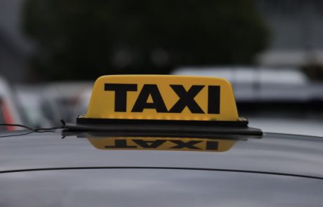 טויוטה ראב 4 מונית: הבחירה המושלמת לתחבורה ציבורית   