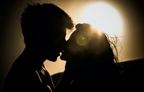 אם תעירו ואם תעוררו את האהבה: איך להחזיר את התשוקה למערכת היחסים?