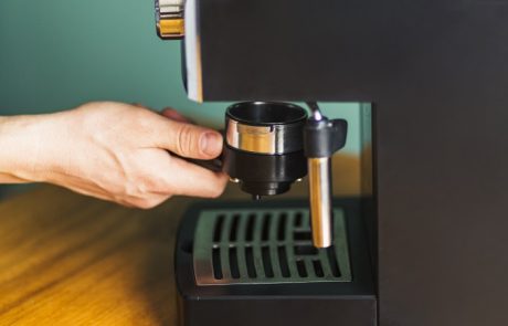 המדריך המלא: מתי אתם צריכים מכונת קפה להשכרה