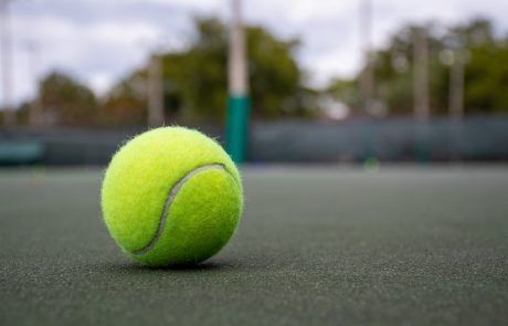 כל מה שצריך לדעת על כדורי טניס ותוספי ספורט